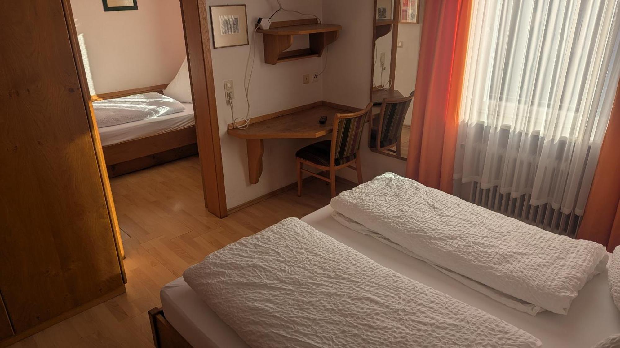 Gasthof Hotel Rose Obereisenheim Room photo