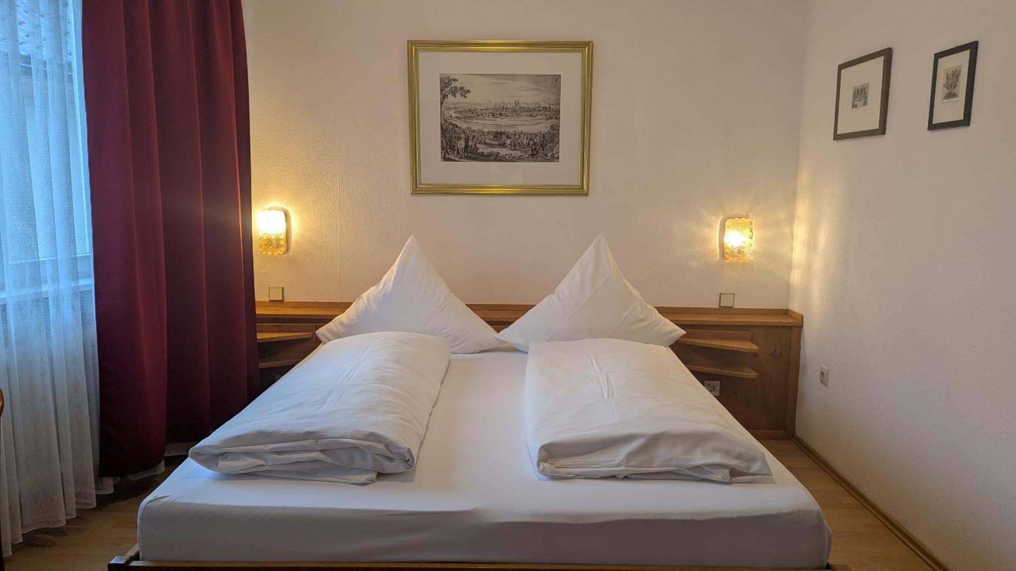 Gasthof Hotel Rose Obereisenheim Room photo