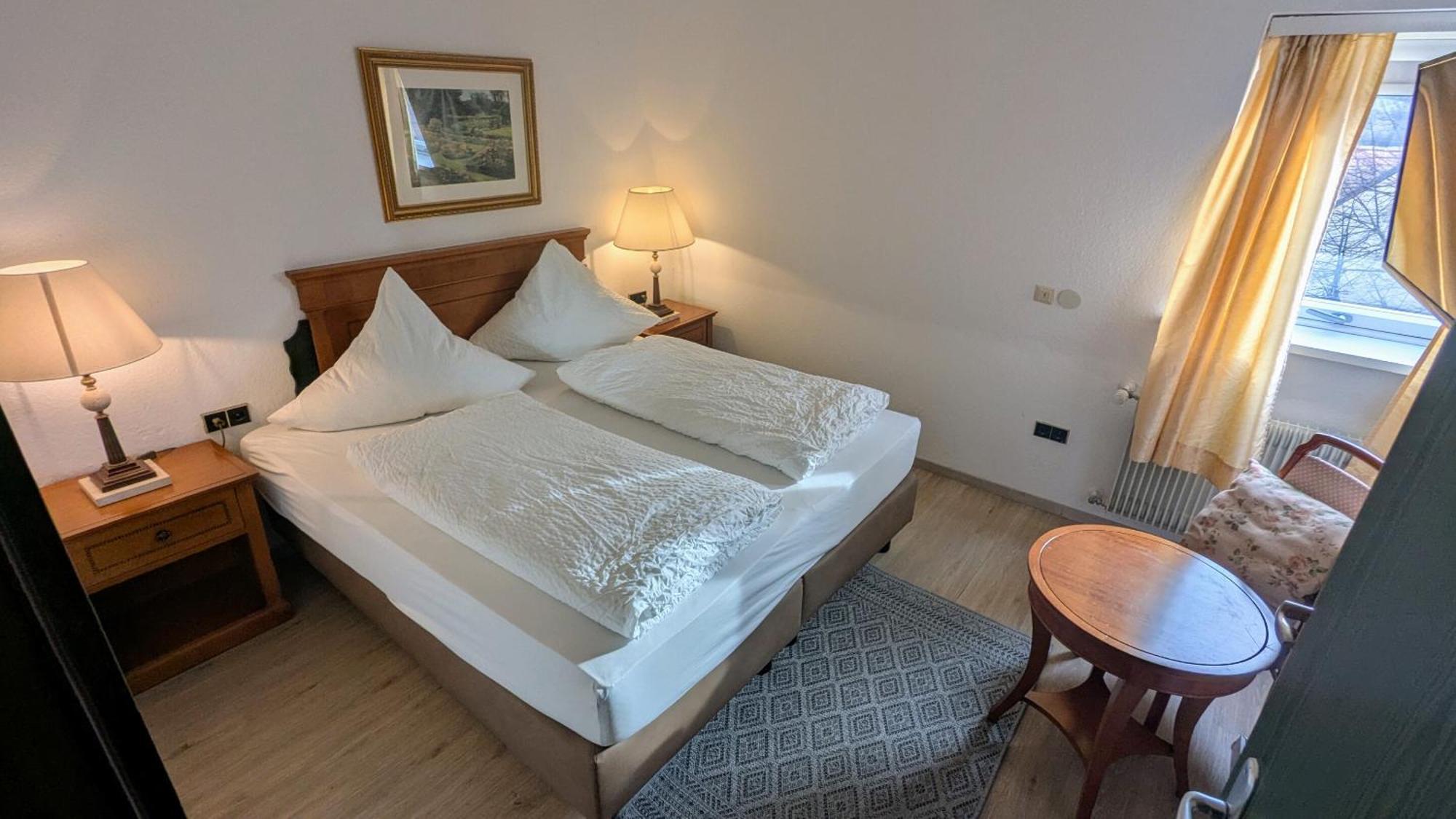 Gasthof Hotel Rose Obereisenheim Room photo